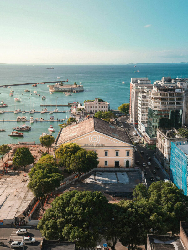 Le marché artisanal Mercado Modelo à Salvador de Bahia au Brésil