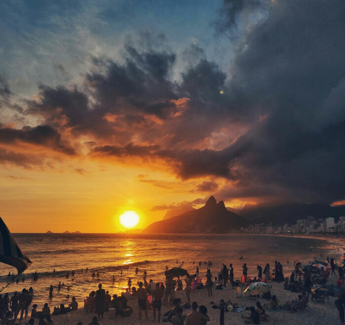 Coucher de Soleil sur la plage d'Ipanema à Rio de Janeiro